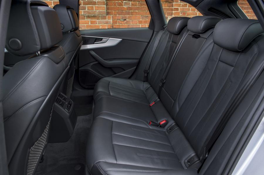 Интерьер Audi A4 Allroad 3.0 TDI Quattro (B9) 2016 года  (UK) (фото 26 из 33)